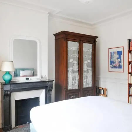 Spacious 2bdr Near Quartier Latin For 6p Apartment *