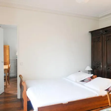Apartment Spacious 2bdr Near Quartier Latin For 6p Paris